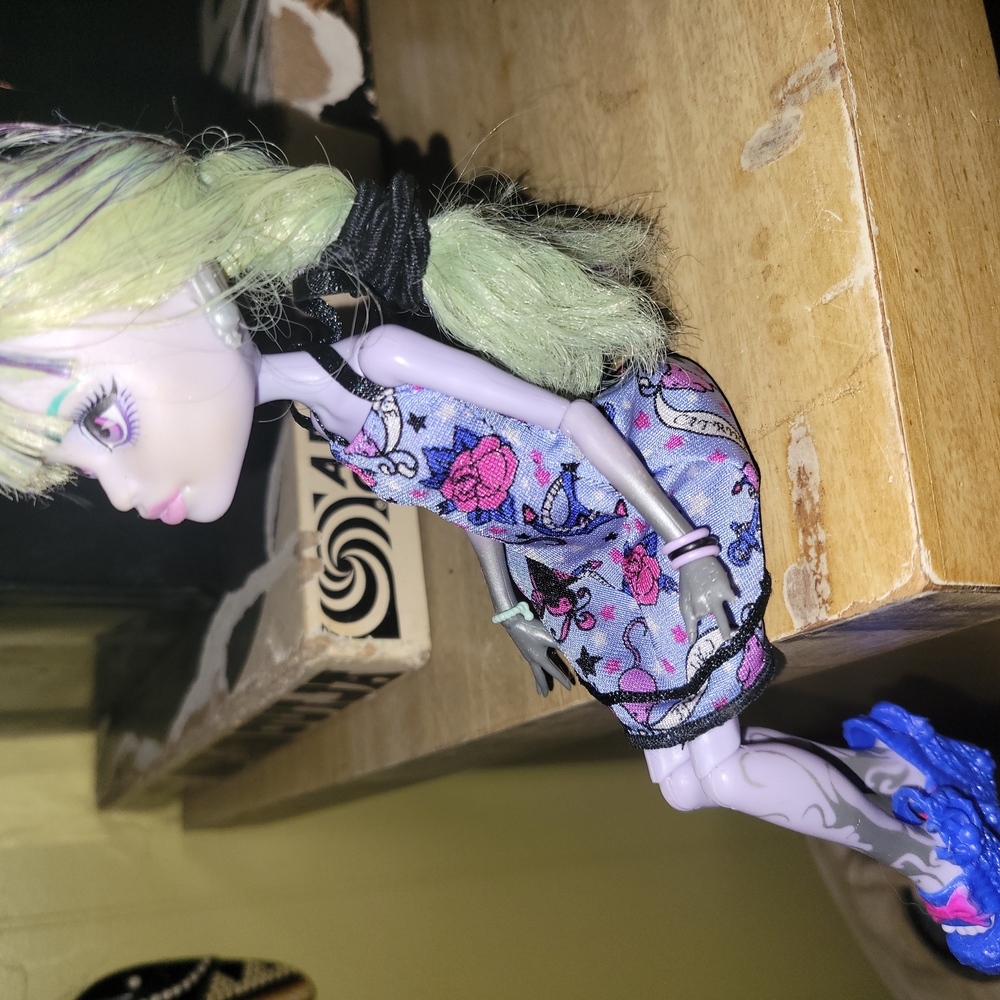 Monster High Doll with Blue and Pink Outfit - Picture 2 of 3